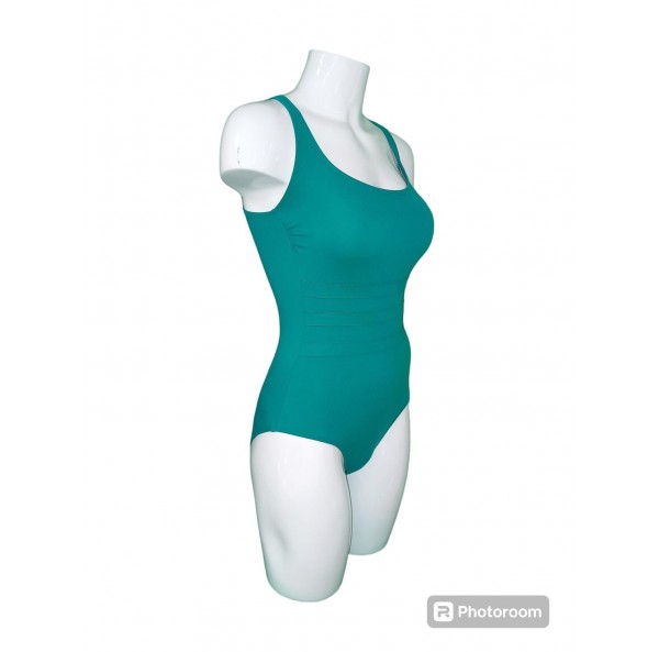 Bañador
- Escote... 2