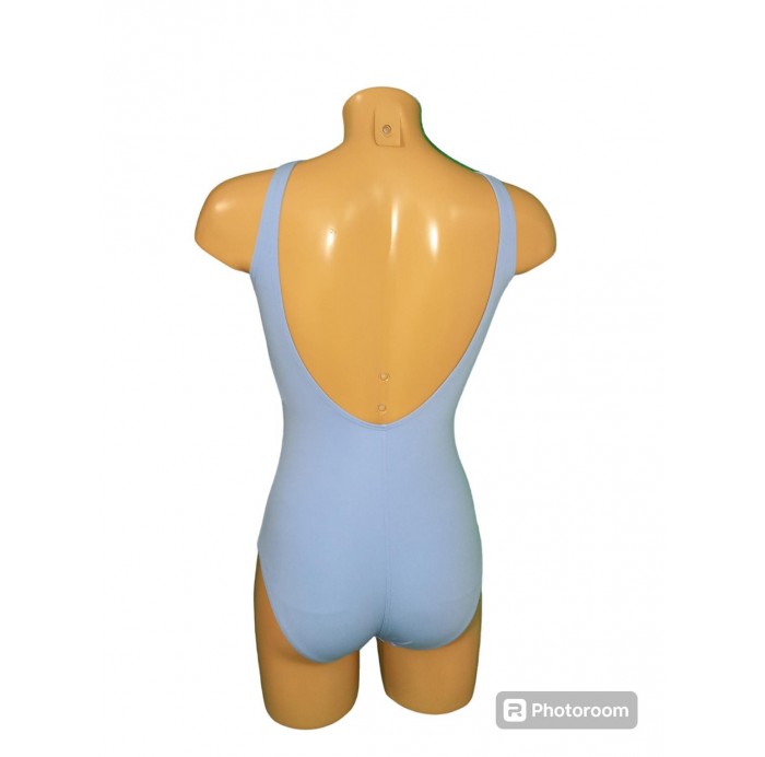 Bañador
- Escote redondeado
- Bandas...