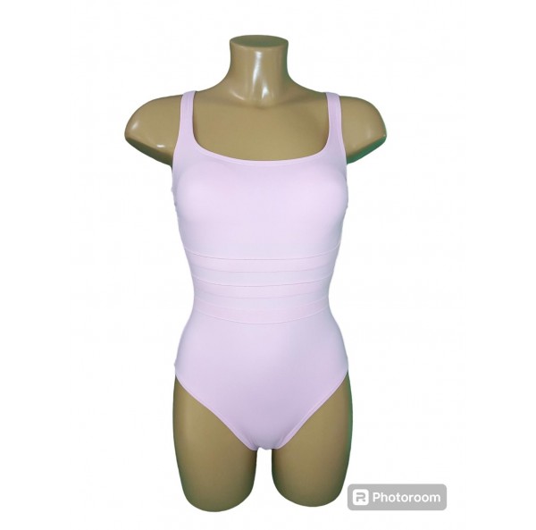 Bañador
- Escote...