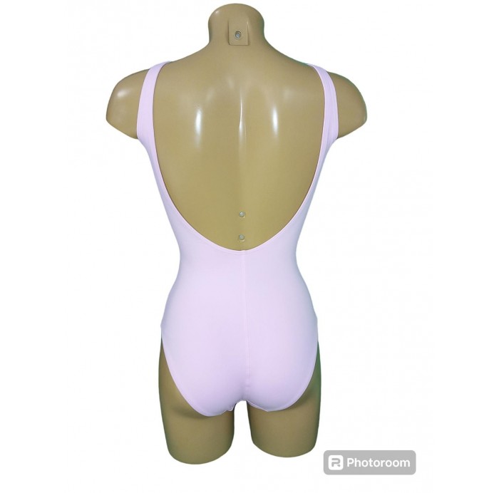 Bañador
- Escote redondeado
- Bandas...