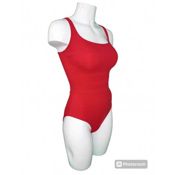 Bañador
- Escote... 2