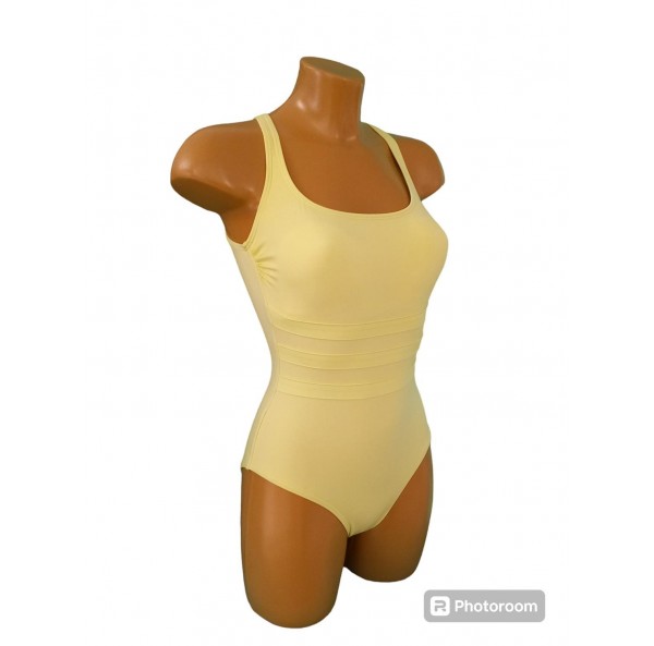 Bañador
- Escote... 2