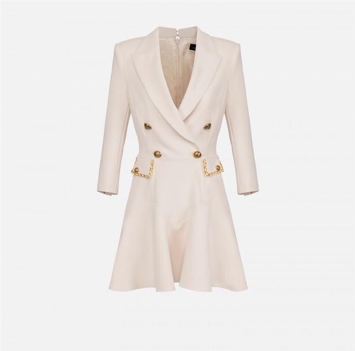 Vestido abrigo de crepé con cadena de...