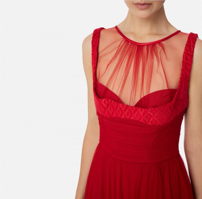 Vestido Red Carpet de tul plisado
 Vestido Red Carpet de tul plisado